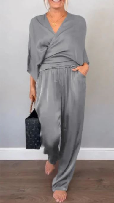 Elegant 2-Piece Set for Women, V-Neck Top and Mercerized Cotton Pants