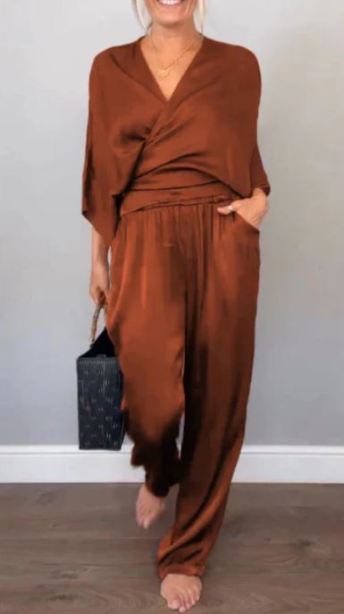 Elegant 2-Piece Set for Women, V-Neck Top and Mercerized Cotton Pants