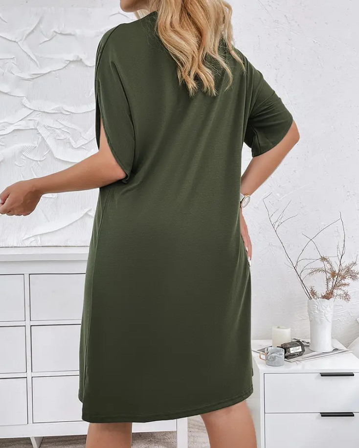 Emelina – Elegant V-Neck Dress