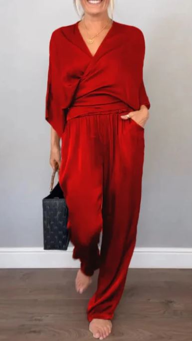 Elegant 2-Piece Set for Women, V-Neck Top and Mercerized Cotton Pants