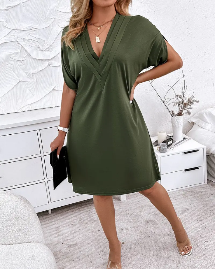 Emelina – Elegant V-Neck Dress
