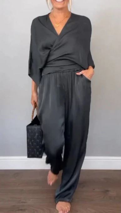 Elegant 2-Piece Set for Women, V-Neck Top and Mercerized Cotton Pants