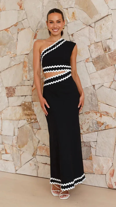 Maevina – Elegant Sleeveless Dress