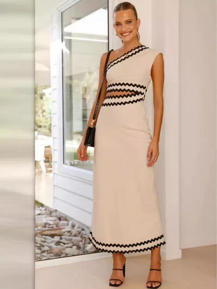 Maevina – Elegant Sleeveless Dress