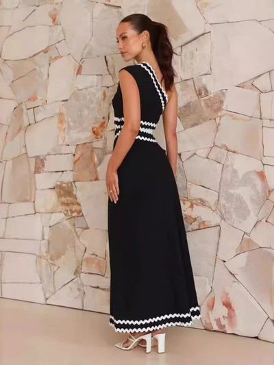 Maevina – Elegant Sleeveless Dress