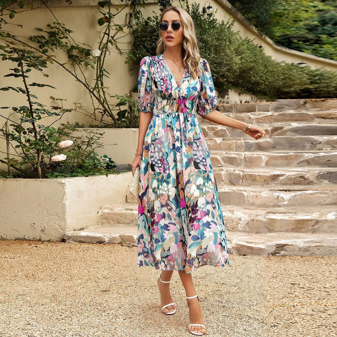 Dahlia | Dress With V-Neck