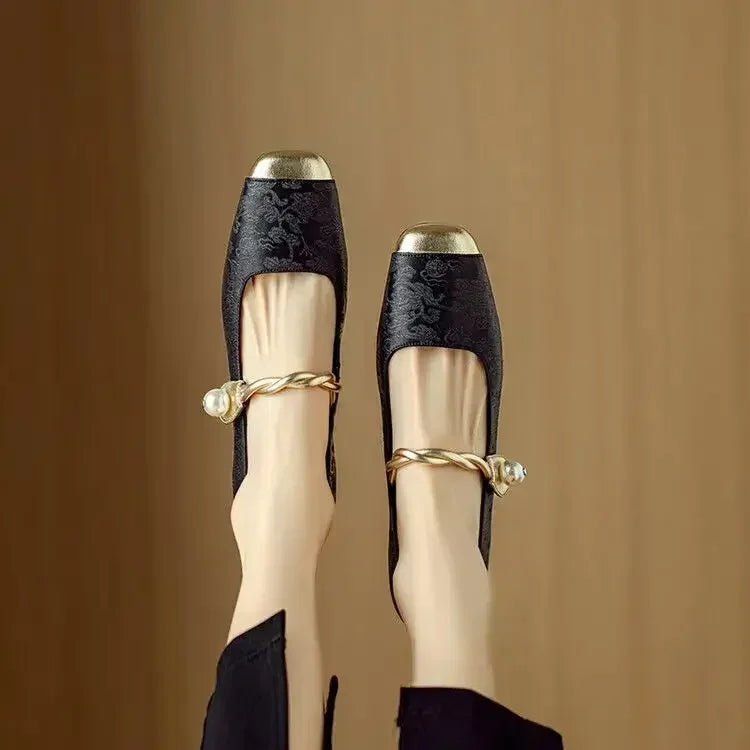 Cilia | Sandals with Refined Details and Absolute Comfort