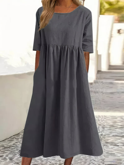 Cotton dress with round collar and pockets
